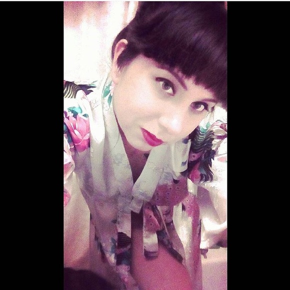 Meet your Posher, Jean - Picture 2 of 16